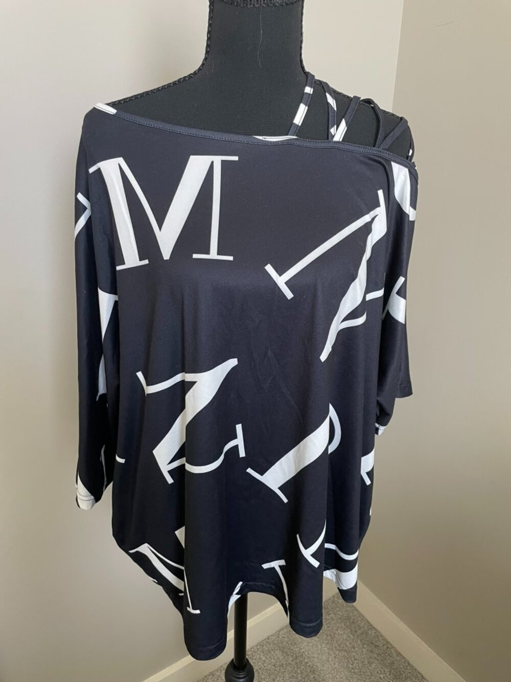 Black Oversized Graphic Letter Top – Strappy Shoulder Detail
